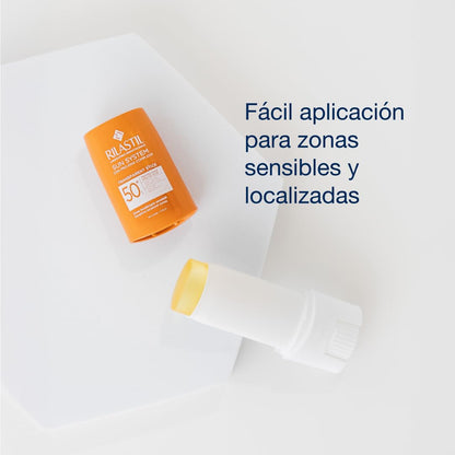 Rilastil - Sun System Stick SPF 50+, Protección Solar Alta UVB UVA Zonas Sensibles, con PRO-DNA Complex, Transparente Resistente Agua - 8,5 g