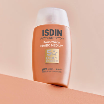 ISDIN Fotoprotector Fusion Water MAGIC Medium SPF 50, Protector Solar Facial Ultraligero Con Color, Crema Solar Que Unifica El Tono Y Protege Con Tecnología Full Spectrum, En 3 Tonos -50 ml